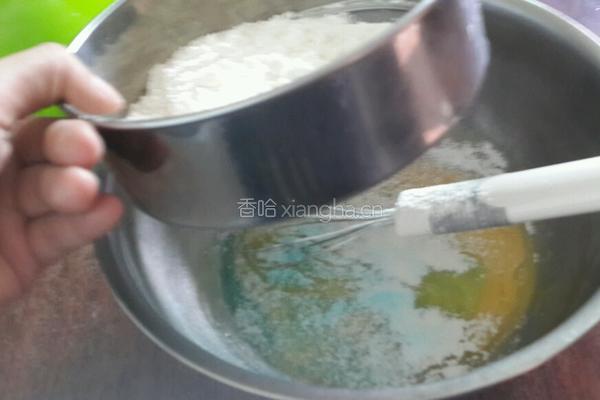 蓝莓芝麻纸杯蛋糕的做法图解3