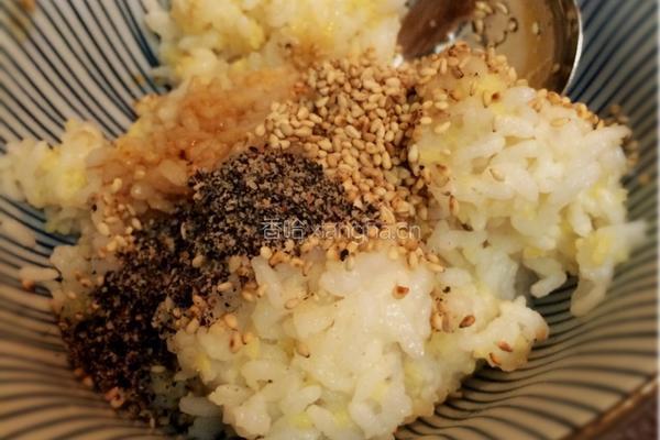 香煎饭团的做法图解1