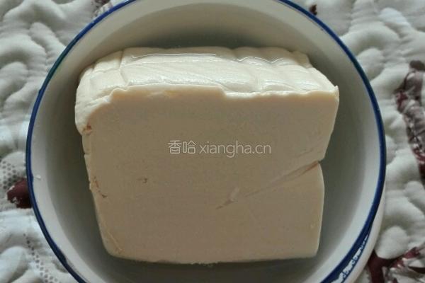 西芹番茄炖豆腐的做法图解2