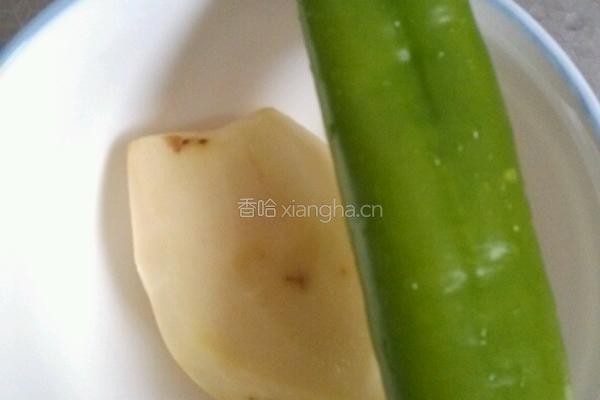 土豆青椒饼的做法图解1