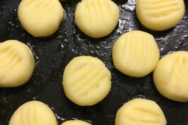 椒盐土豆饼的做法图解4