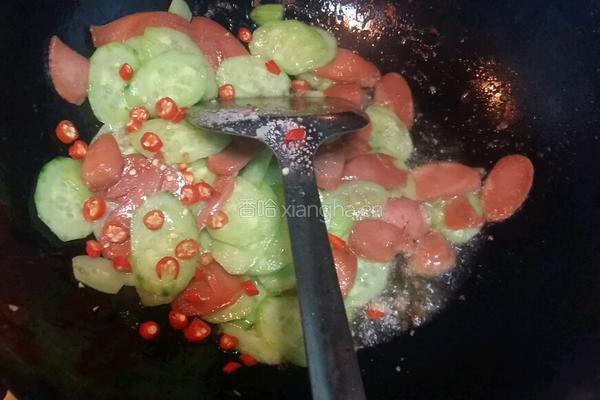 黄瓜炒火腿肠的做法图解7