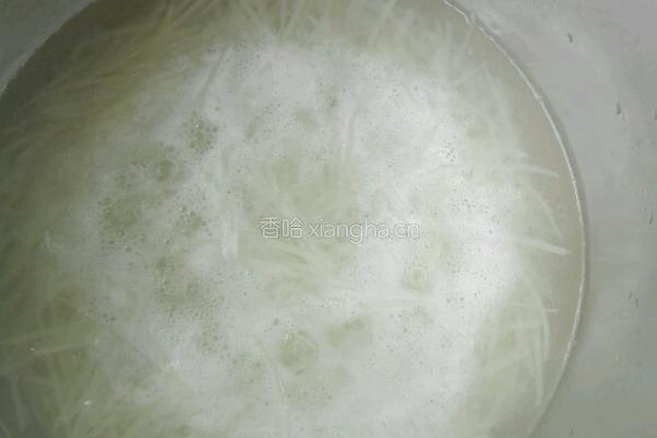 清炒土豆丝～鲁菜的做法图解3
