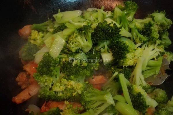 西蓝花炒虾仁的做法图解8