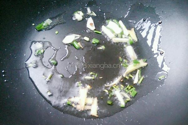胡萝卜炒肉肠的做法图解3