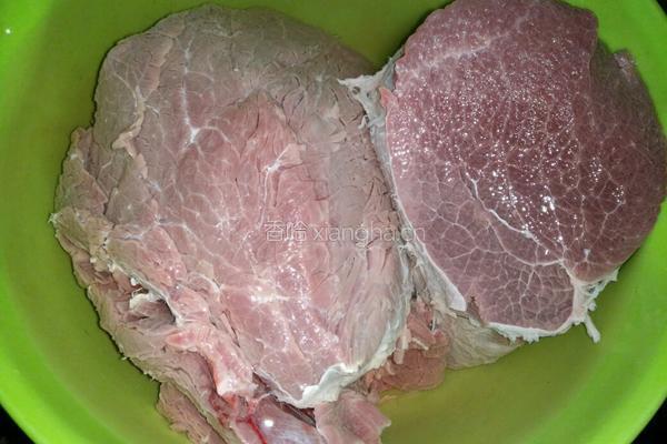 卤牛肉的做法图解1