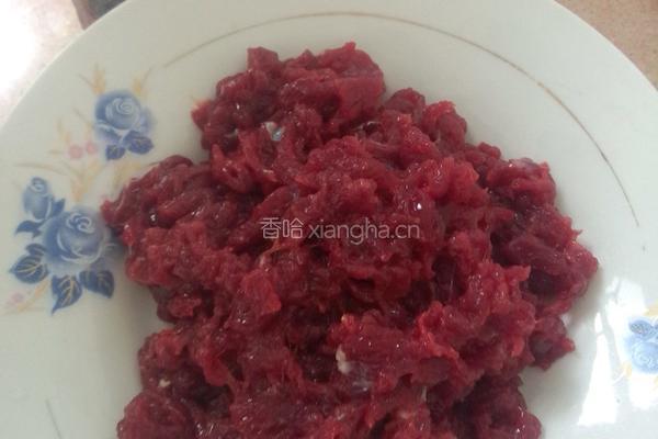 香辣牛肉的做法图解1