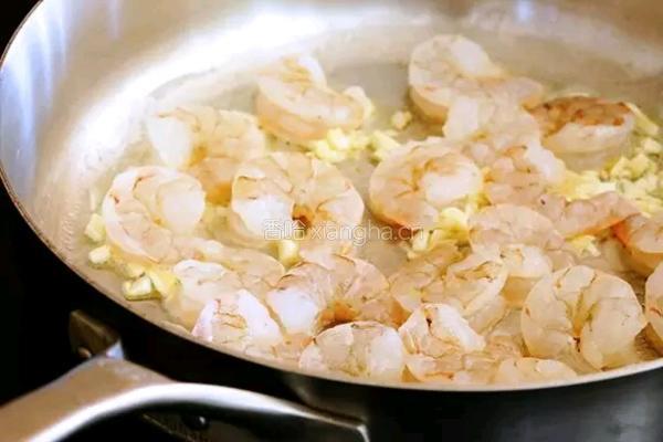 柠檬虾肉意面的做法图解3