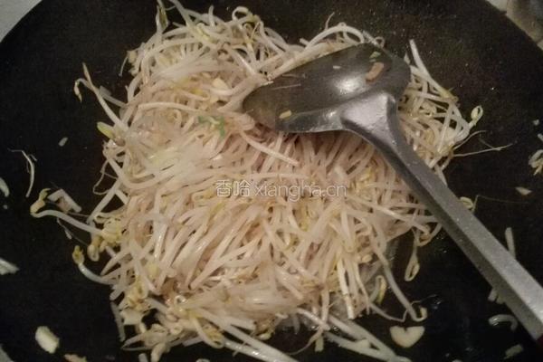 清炒绿豆芽的做法图解5