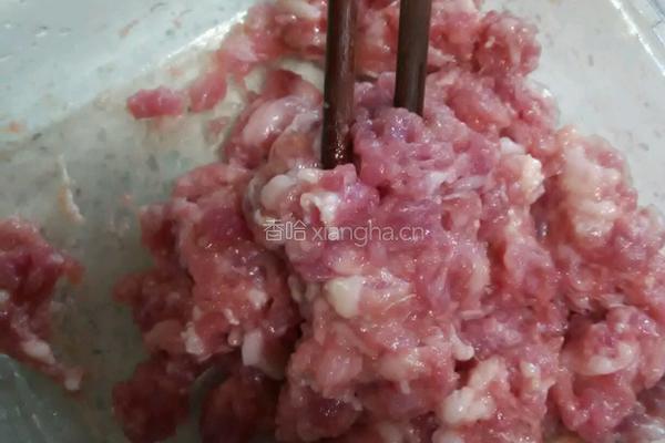 莲藕煎肉饼的做法图解1