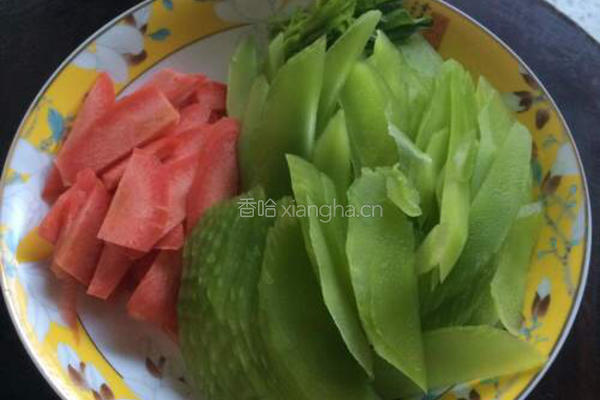 翡翠虾仁的做法图解2