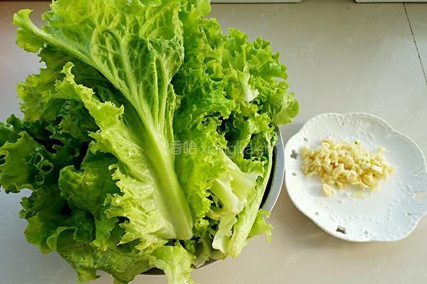 蒜蓉炒生菜的做法图解1