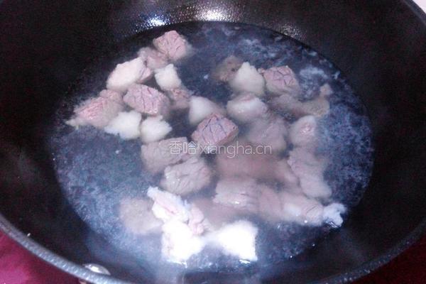 西红柿牛肉汤的做法图解2