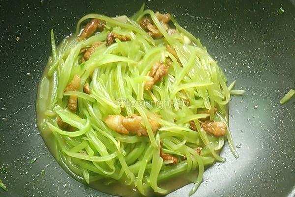 莴笋炒肉丝的做法图解6