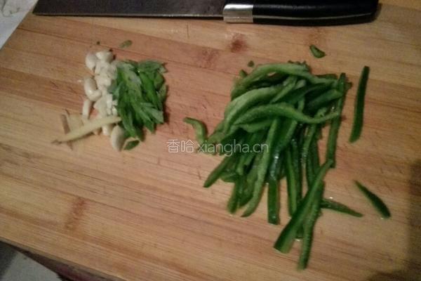 木耳肉丝的做法图解2