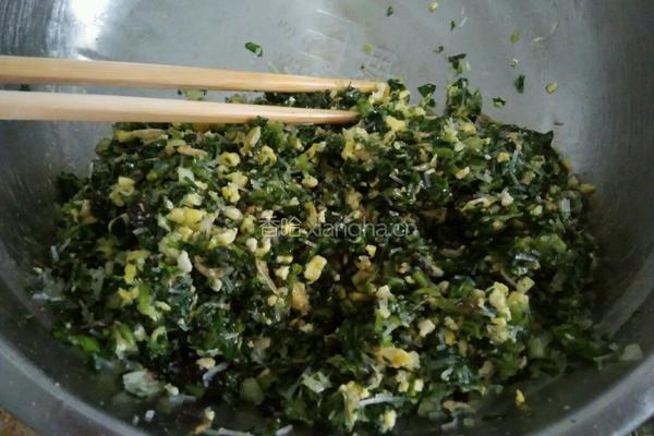 菠菜水煎包的做法图解1