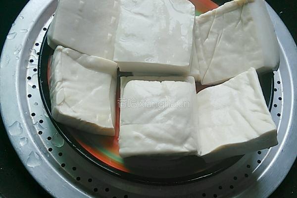 家常炖豆腐的做法图解1