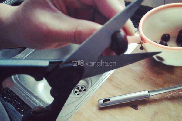 栗子排骨的做法图解1