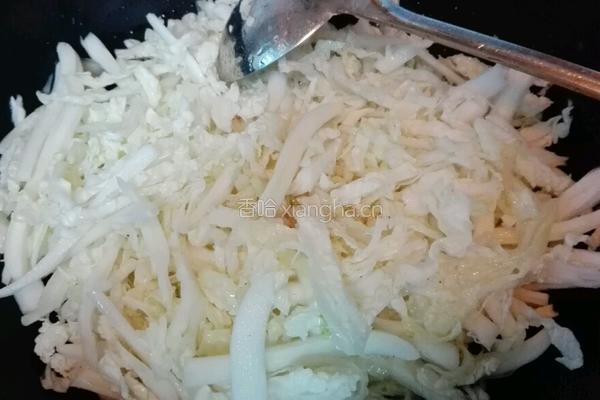 白菜炒粉条的做法图解4