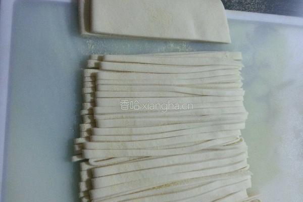 手工炸酱面的做法图解5