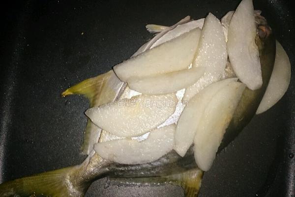 梨鲜金鲳的做法图解4