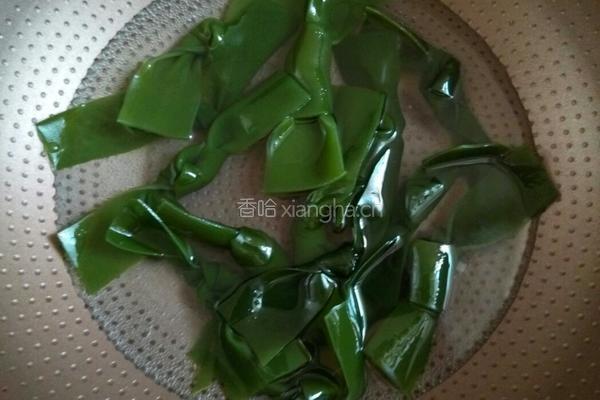 海带排骨汤的做法图解2