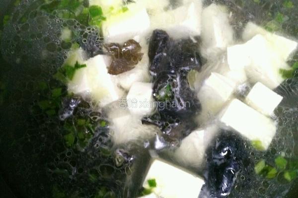 木耳豆腐汤的做法图解5