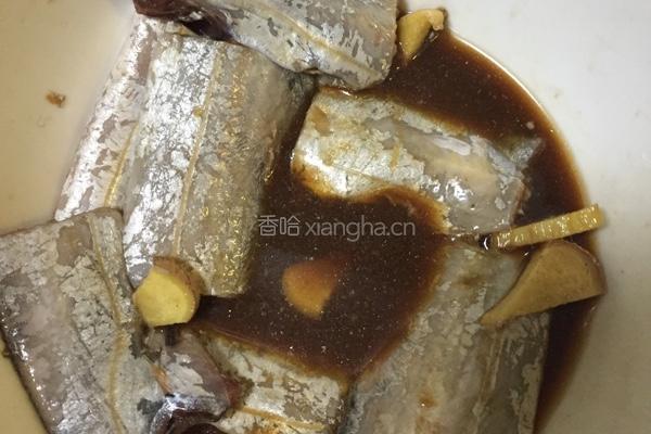 糖醋带鱼的做法图解1