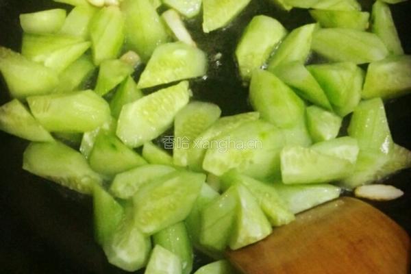 肉丝炒黄瓜的做法图解5