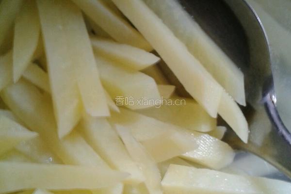 自制薯条的做法图解2