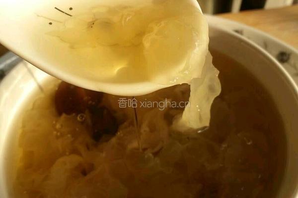 银耳红枣桂圆汤