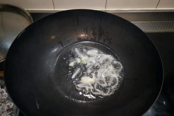 乌鱼虾酱炒鸡蛋的做法图解10