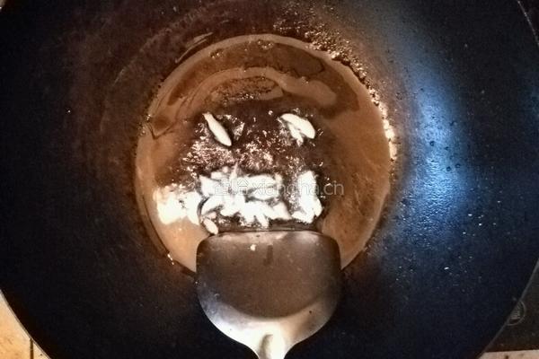 花菜炒肉肠的做法图解4