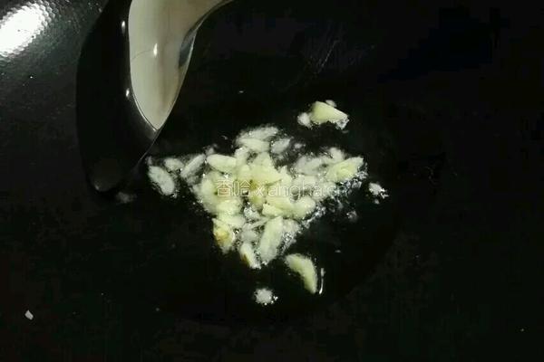 蒜香黄瓜片的做法图解4