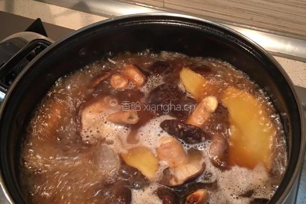 五花肉焖冬菇的做法图解4