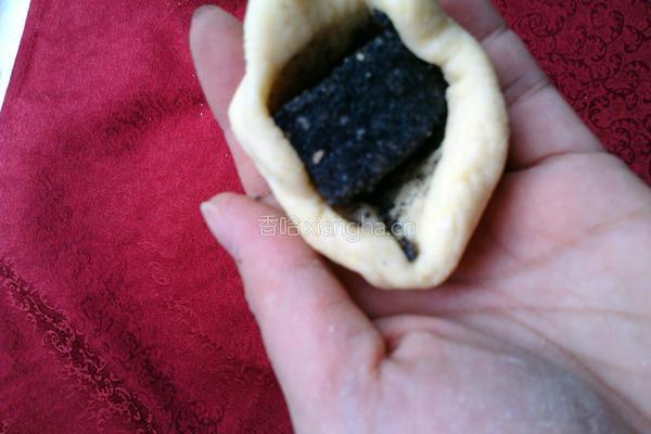 糯米小米面黑芝麻饼的做法图解4