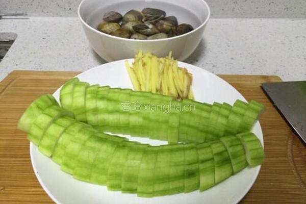 蛤蜊丝瓜的做法图解4