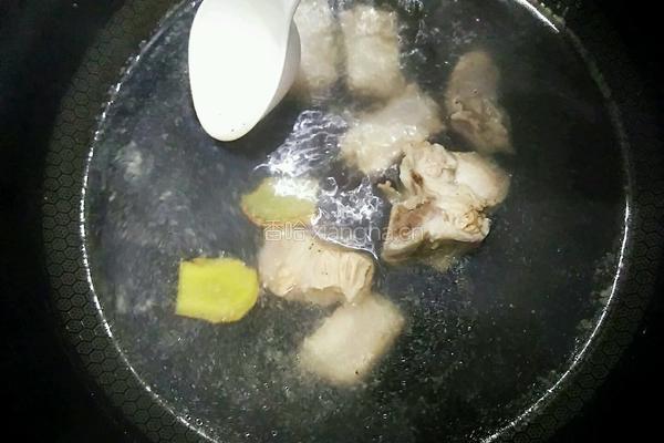 香菇白菜排骨汤的做法图解8