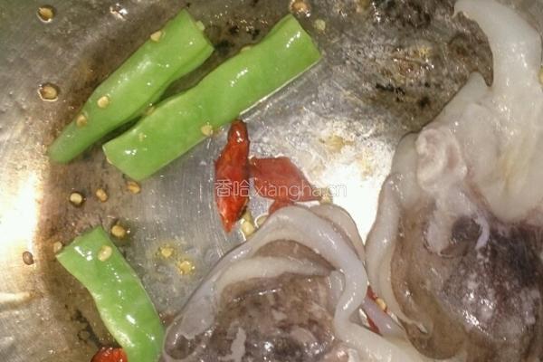鱿鱼辣咸乌冬（当归苹果汤）的做法图解4
