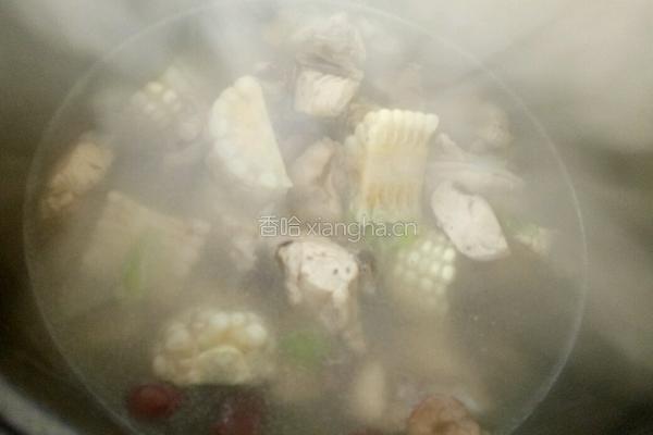 山药玉米炖鸡的做法图解2