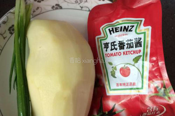 茄汁土豆片的做法图解1
