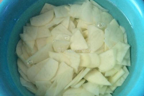 茄汁土豆片的做法图解2