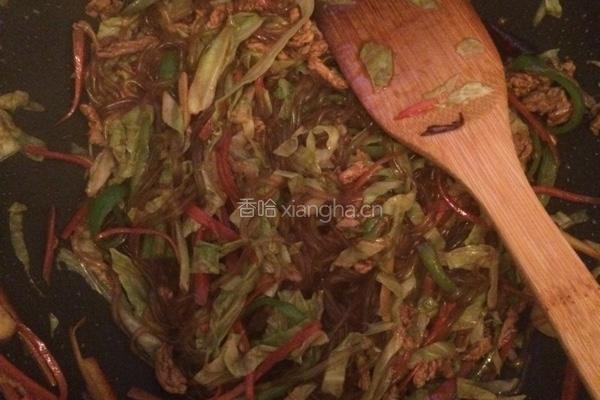 肉丝粉条炒包菜的做法图解5