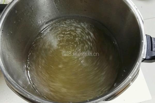 荠菜鲈鱼羹的做法图解2
