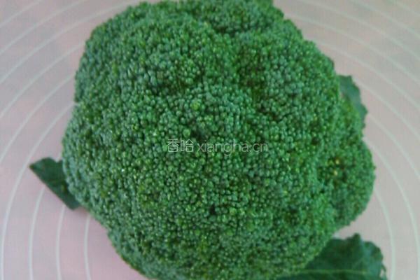 蚝油西兰花的做法图解1
