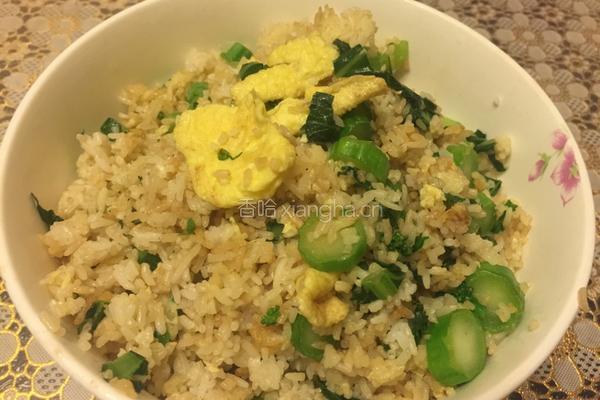 鸡蛋菜心粒炒饭
