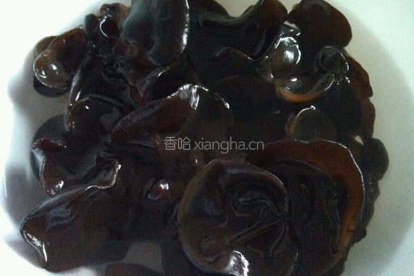 耗油木耳西兰花的做法图解2