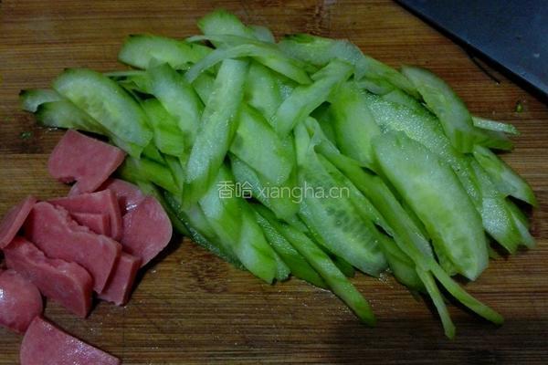 黄瓜超火腿的做法图解1