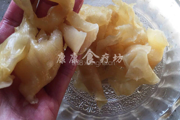 红枣牛奶炖花胶的做法图解5