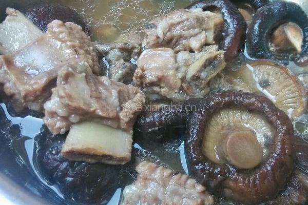 排骨香菇汤的做法图解4